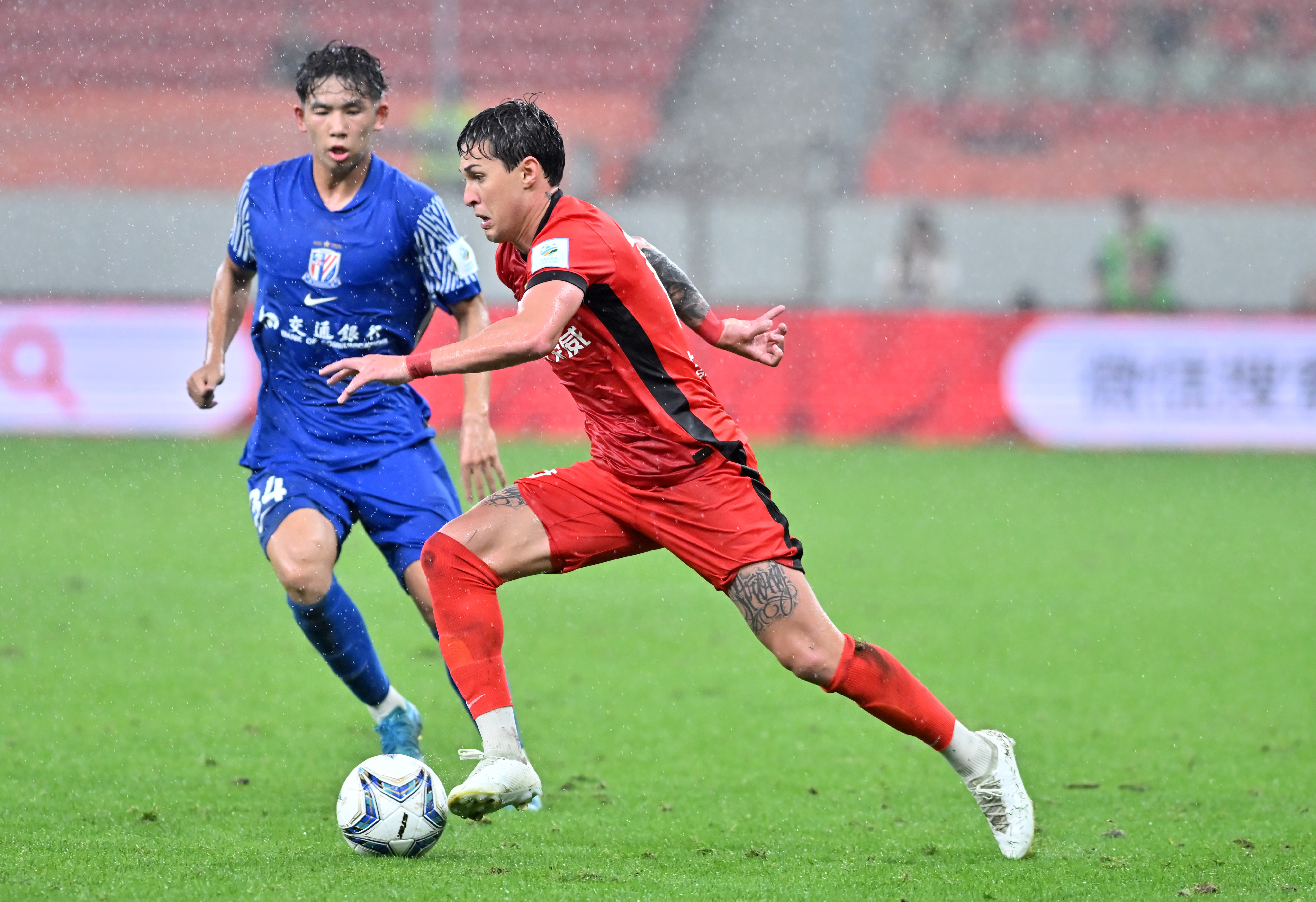 上海海港迎荷甲关键赛,加时末段止住颓势,引发热议,阵容厚度经受考验的简单介绍 上海海港迎荷甲关键赛,加时末段止住颓势,引发热议,阵容厚度经受考验的简单介绍